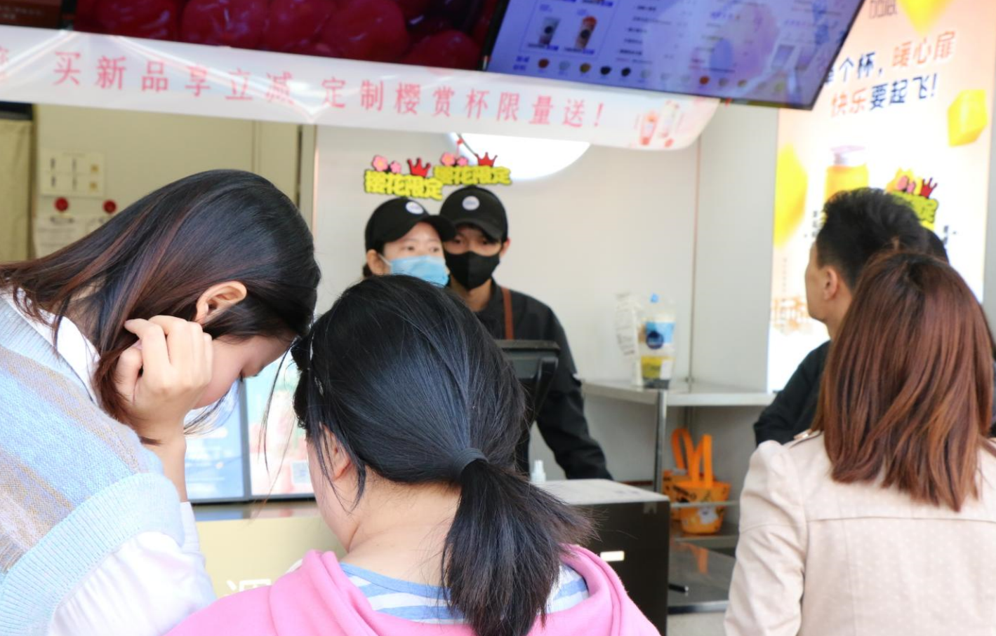 ag九游会奶茶：一家奶茶店的发展需要重点关注哪两个问题